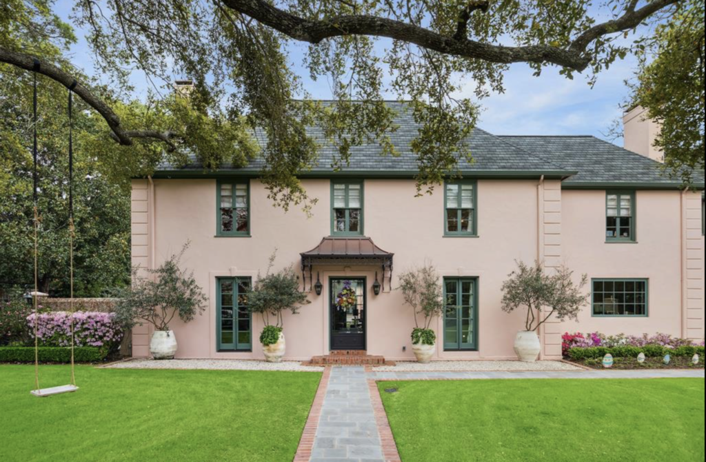 This historic Birdsall Briscoe designed home in River Oaks was on the market only three days before selling for an estimated $7.2 million.